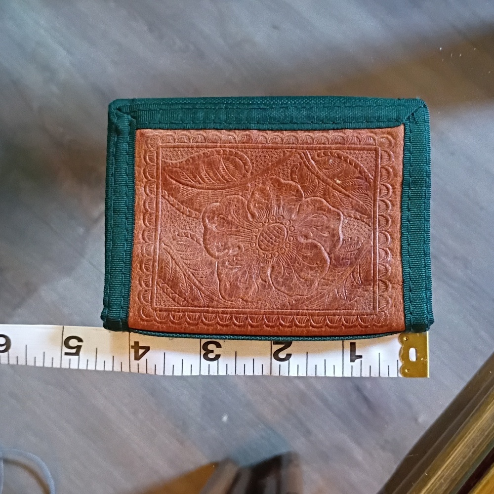 Green and Brown Embossed Wallet - Picture 5 of 6